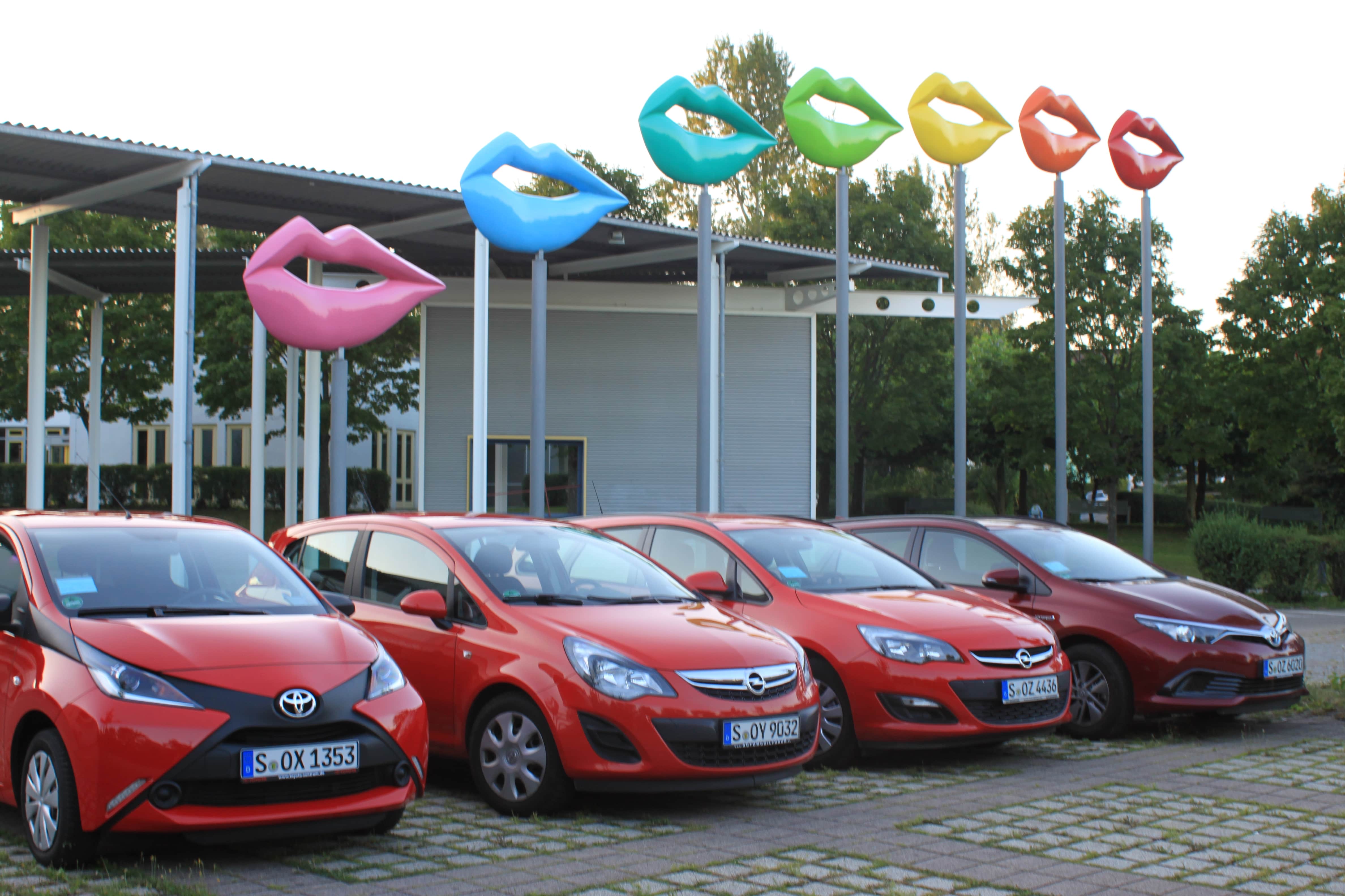 StadtMobil-Flotte vor Filharmonie