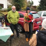 Marbacher Aktion zum 100. Kunde: Blumenstrauß